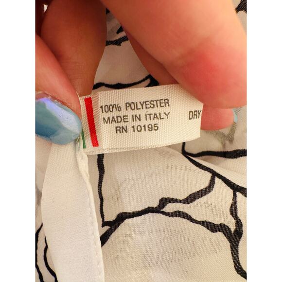 Vintage Black and White Rose Pattern Scarf 100% Polyester Made in Italy - Picture 4 of 5